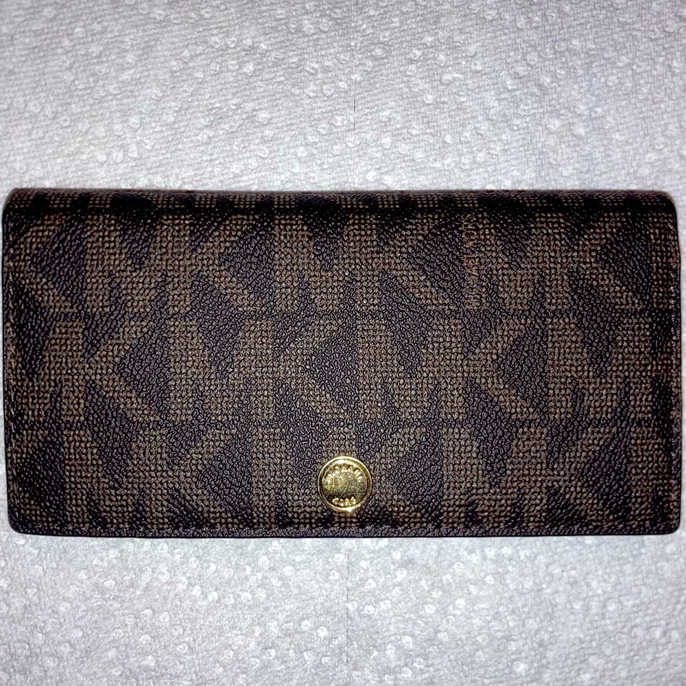 Michael Kors NWT Jet Set Travel Large Slim Wallet